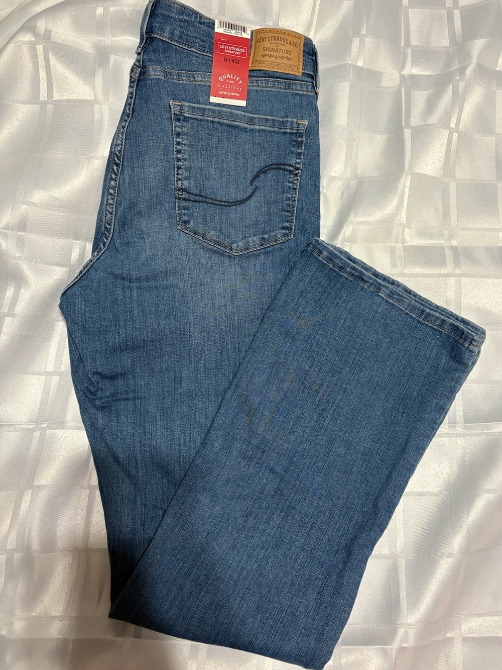 Levi's Strauss Signature Women's Mid -rise Bootcut Jeans